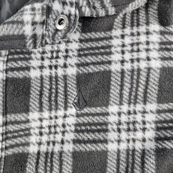 Volcom Shirt Mens Small Black White Plaid Long Sleeve Fleece Snap Closure - Picture 2 of 11